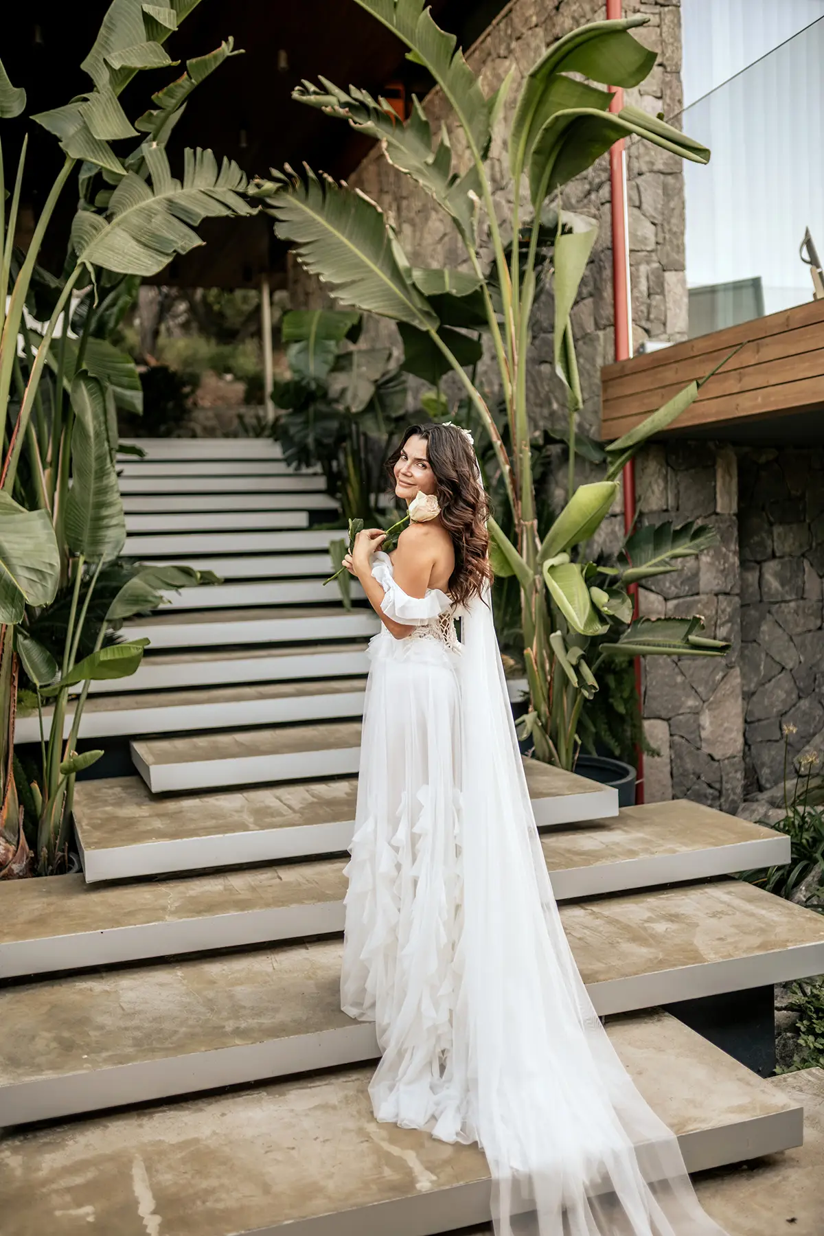 Otel garden bride